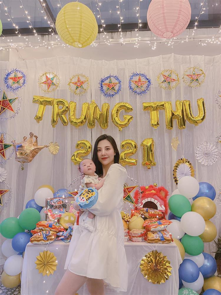 Hình ảnh lên sóng trực tiếp của Vũ Ngọc Châm sau sinh khiến nhiều người trầm trồ, hết lời ngợi khen nhan sắc.