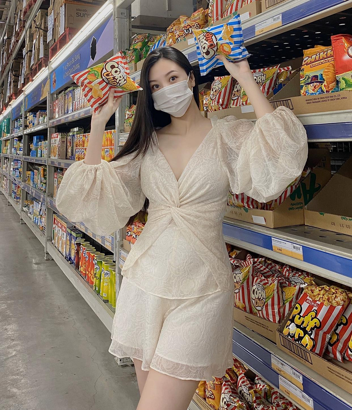 Vũ Ngọc Châm nổi lên từ chương trình Đồng Hành Cùng World Cup 2014. Cô cũng gây chú ý khi tham gia vào MV Chắc Ai Đó Sẽ Về của Sơn Tùng M-TP.