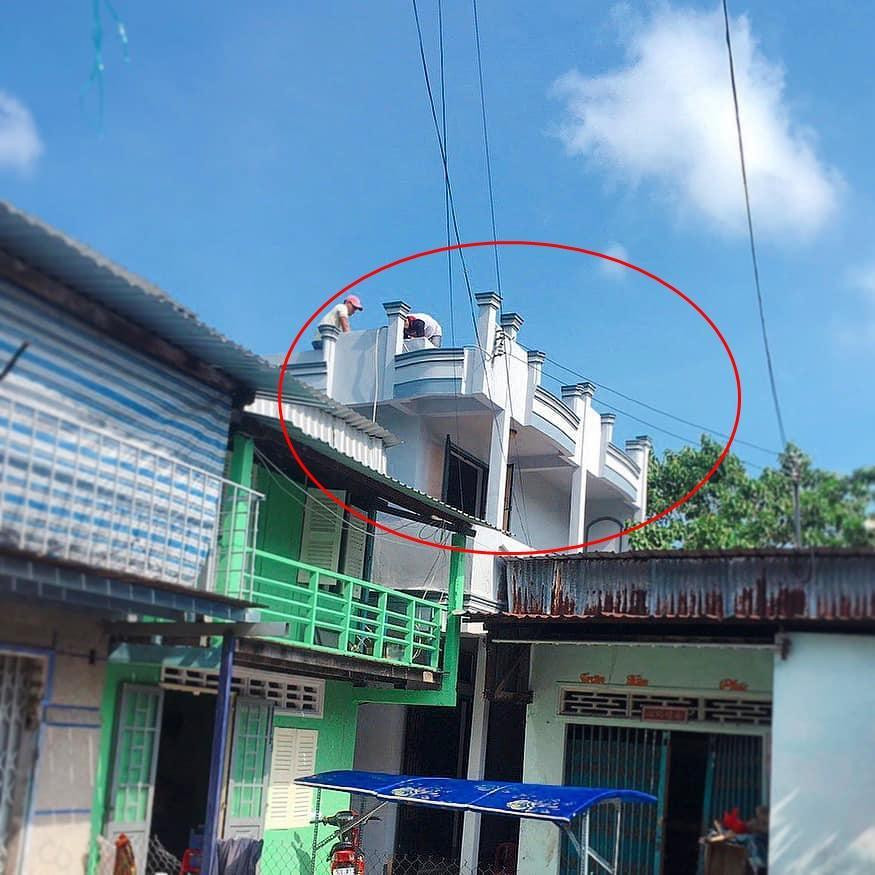 Được biết, Thúy Vi đã sửa sang căn nhà ở quê cách đây từ lâu, ngoài ra hot girl Cà Mau còn khoe trả hết nợ cho gia đình số tiền 70 triệu đồng.