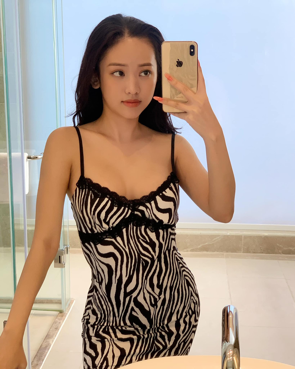 Thường đi liền với những bình luận tiêu cực, nhưng không thể phủ nhận, Thúy Vi là một hot girl khá hút truyền thông và luôn được chú ý mỗi khi có động thái mới trên mạng xã hội.