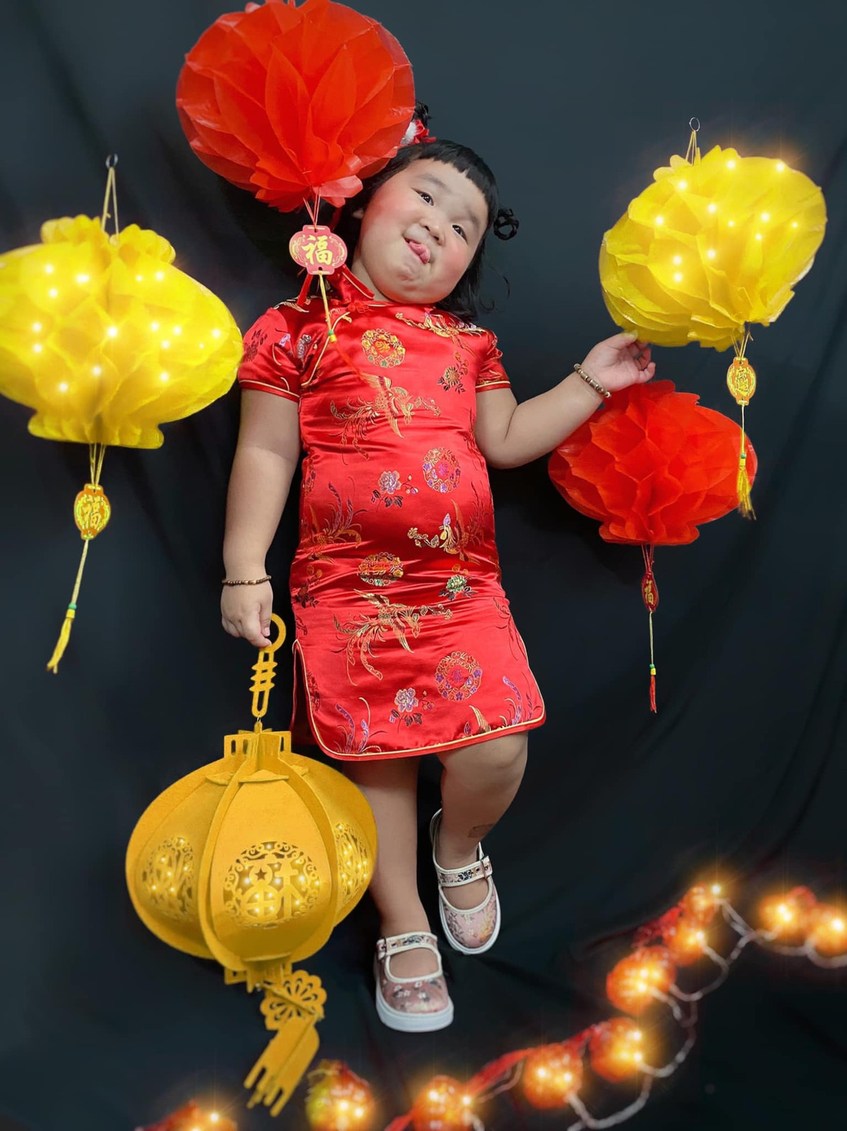 Ai nấy dường như đều “tan chảy” trước hình ảnh quá ư là đáng yêu của bé gái này.