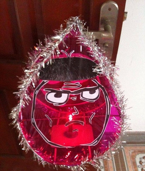 Đây là thiết kế lồng đèn dành riêng cho giới FA. Ảnh: Tổng hợp Facebook