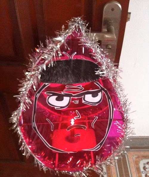 Đây là thiết kế lồng đèn dành riêng cho giới FA. Ảnh: Tổng hợp Facebook