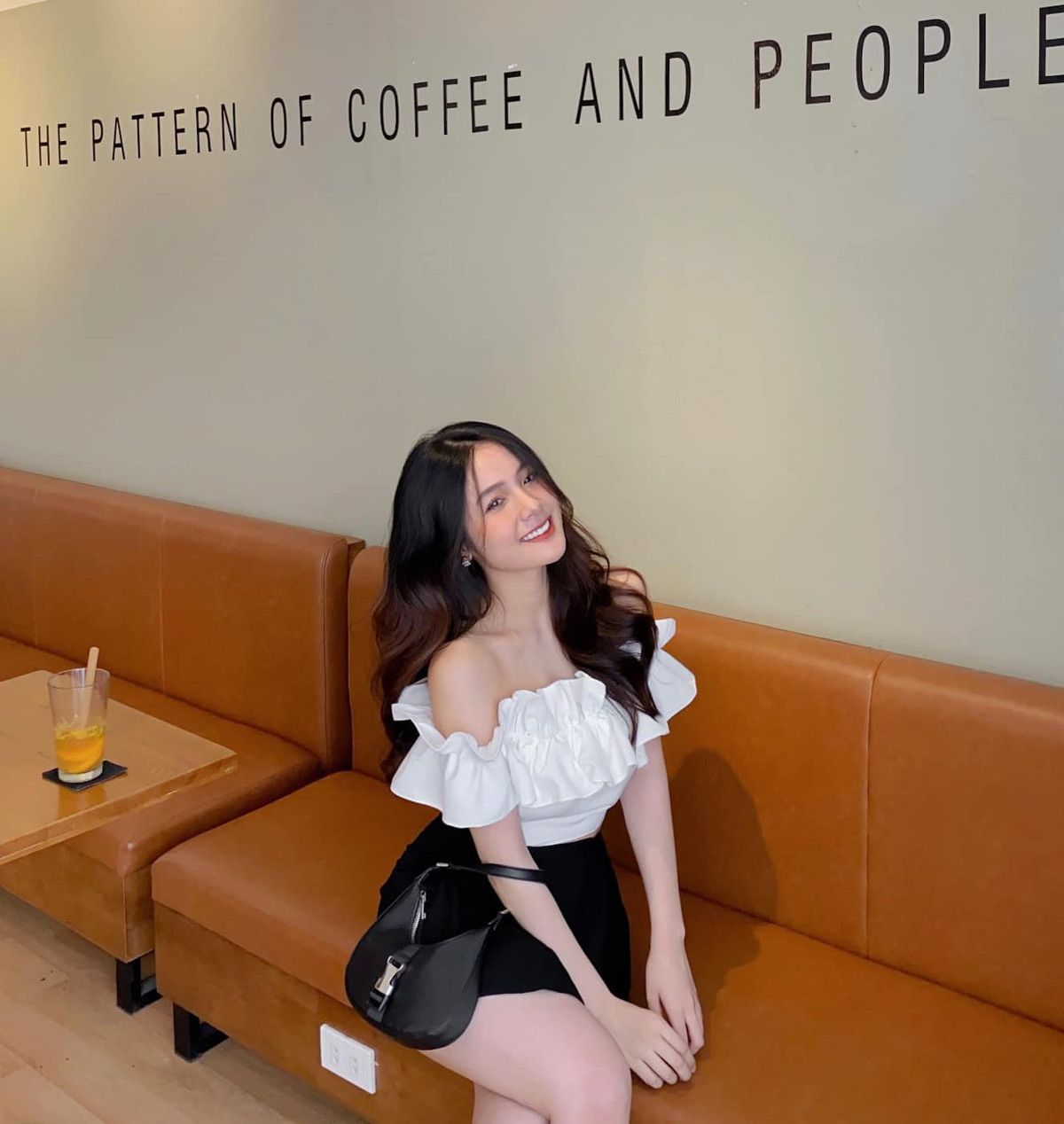 Bà mẹ trẻ vẫn hút mắt mọi lúc mọi nơi, ngắm nhìn hình ảnh của Thu Giang không ai nghĩ cô nàng đã là mẹ bỉm sữa. Ảnh: FBNV