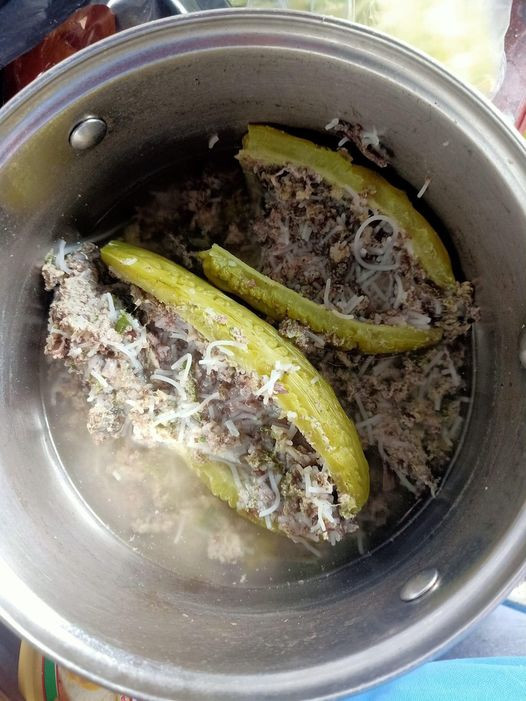 Trước đó trên MXH xuất hiện không ít thảm họa khi nấu món mướp đắng nhồi thịt, dù đã cất công tỉ mỉ thực hiện nó nhưng thành quả lại hoàn toàn trái ngược như những gì mong đợi.