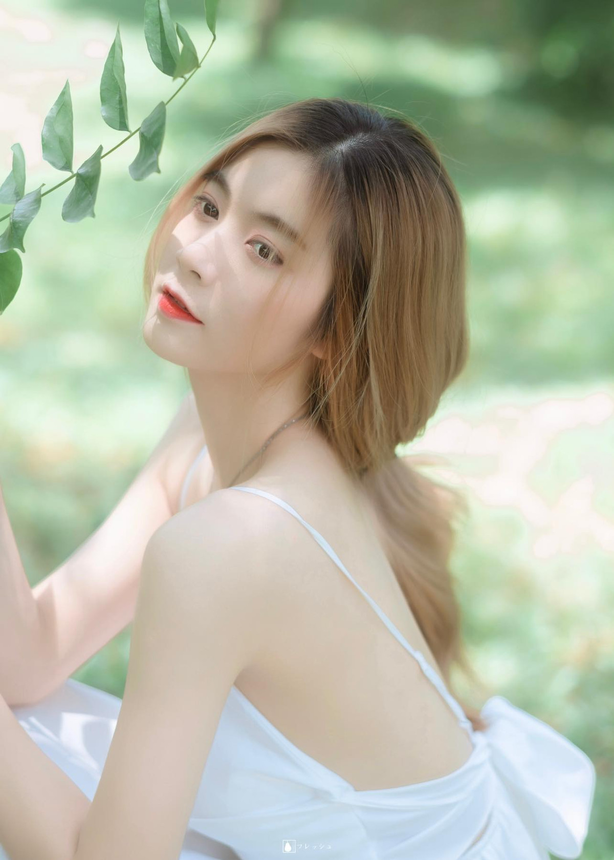 Kèm theo đó, cô nàng đăng ảnh chụp màn hình được anh trai thưởng nóng 50 triệu đồng để chúc mừng sự kiện này.