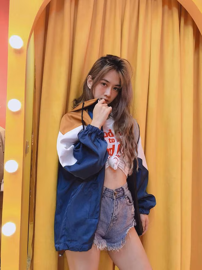 Sở hữu nhan sắc xinh đẹp cùng thân hình quyến rũ là lợi thế giúp Lê Bống tiến vào showbiz.