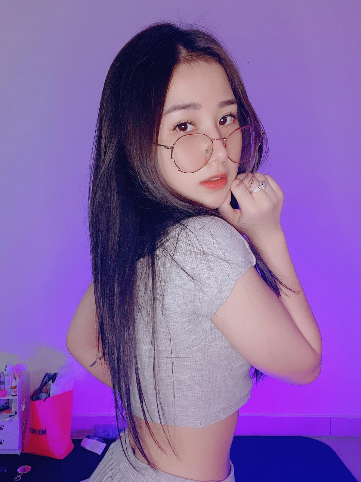 Trang TikTok của Tiểu Hý đã có hàng triệu lượt follow. Ngoài ra, toàn bộ những video gần đây đều sở hữu lượt xem lẫn tương tác vô cùng khủng. Ảnh: Tổng hợp