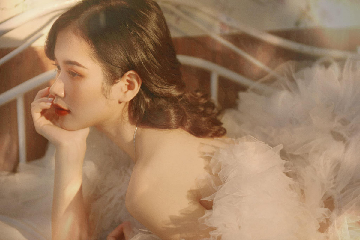 Nàng hot girl 9x hoạt động nghệ thuật với tinh thần chăm chỉ, nhiệt tình, tâm huyết. Ảnh: FBNV