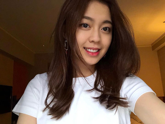 Hiện tại, do ảnh hưởng của dịch bệnh nên Khánh Linh đã về Việt Nam, phụ giúp gia đình trong việc kinh doanh.