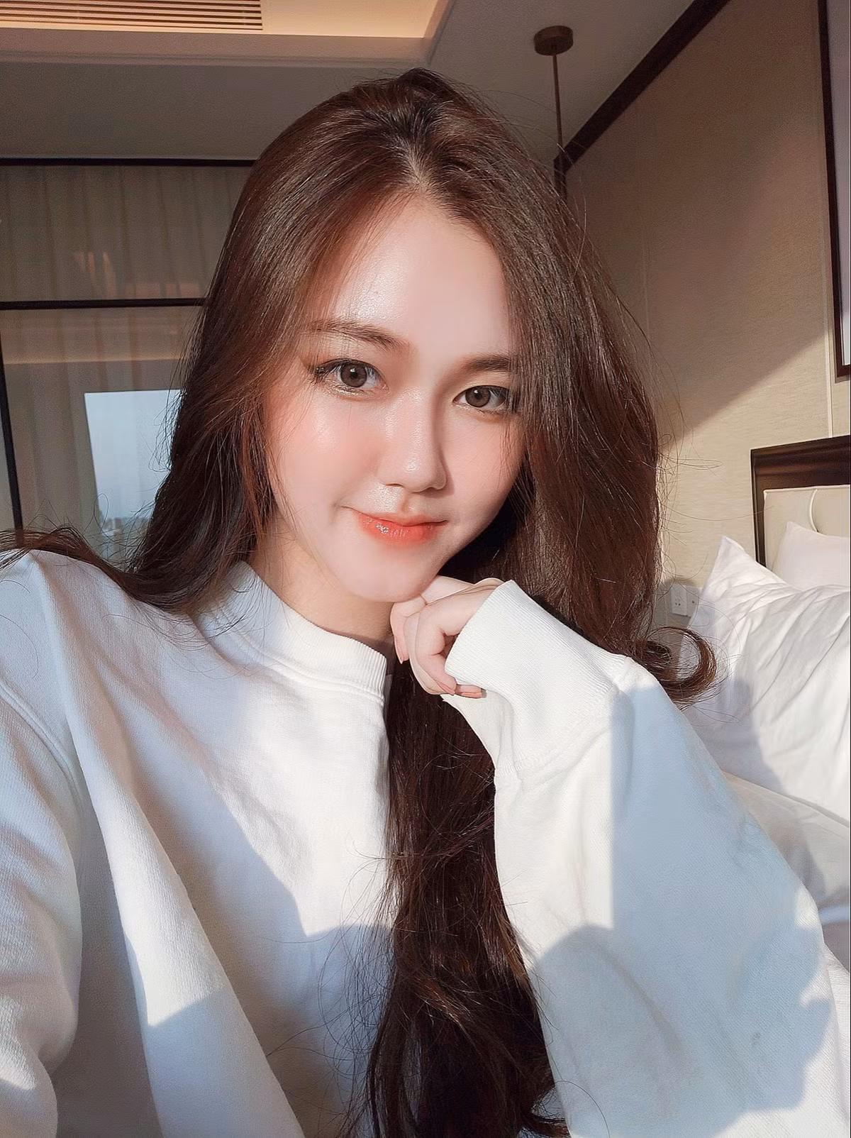 Với chiều cao 1m74 cùng thân hình quyến rũ, bí quyết được nữ sinh bật mí là chăm chỉ luyện tập và có chế độ ăn uống hợp lý.