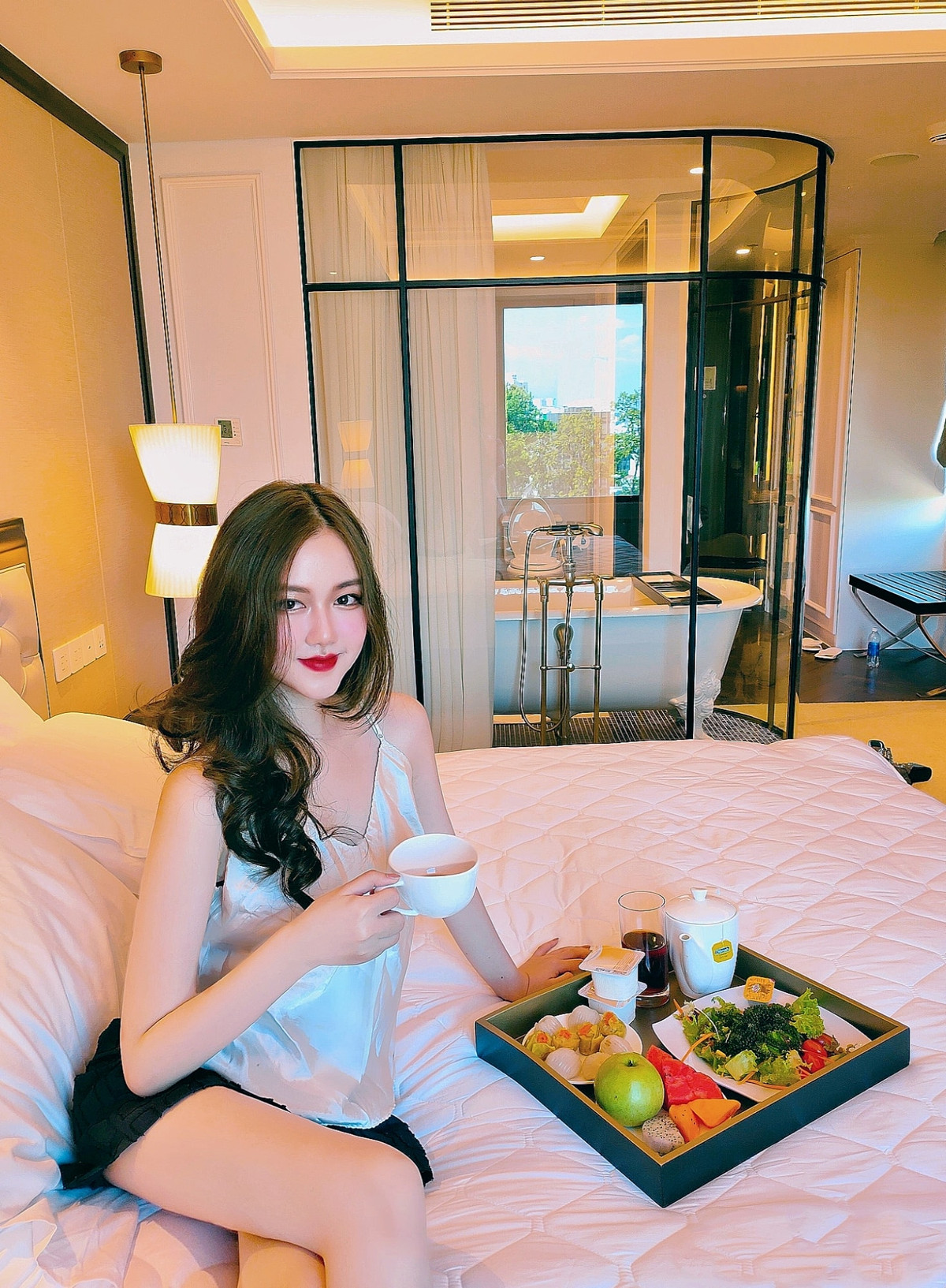 Thoại Nghi hiện đang là học sinh lớp 11, trường THCS-THPT Chất lượng cao Khai Minh, TP Hồ Chí Minh.