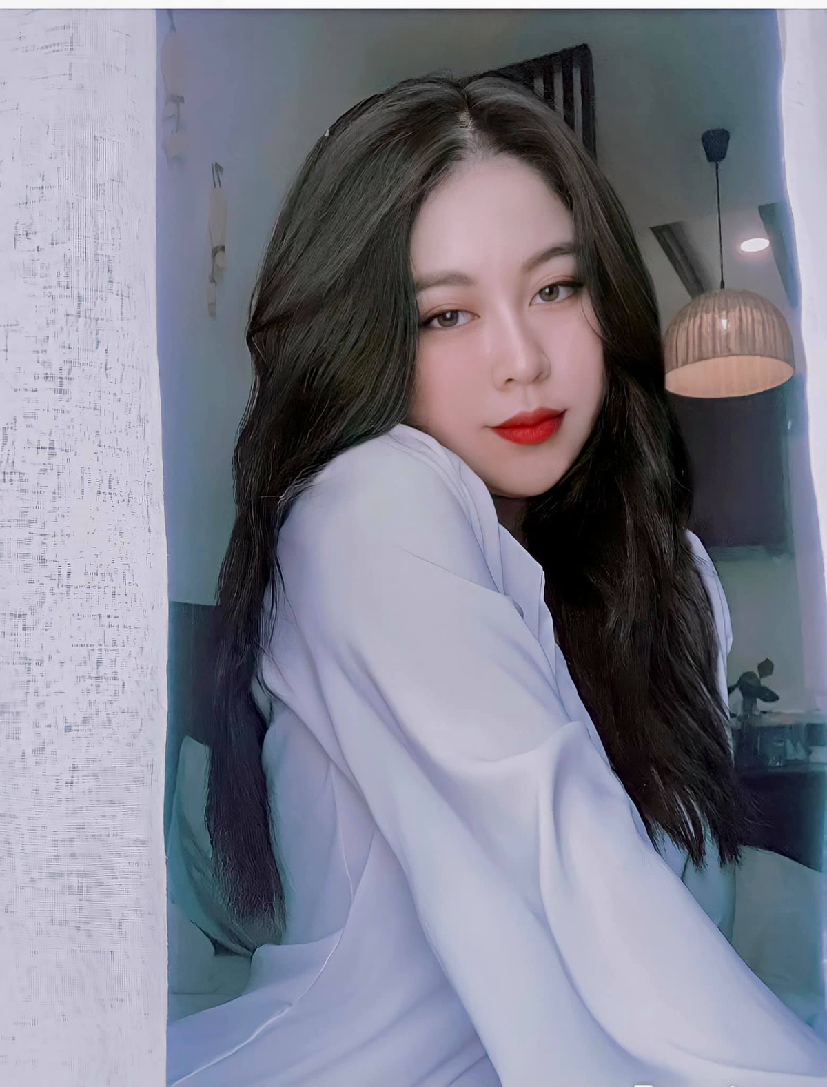 Theo đuổi hình ảnh gợi cảm nhưng Ngọc Huyền vẫn đặt sự phù hợp lên hàng đầu cùng với đó là sự tinh tế.