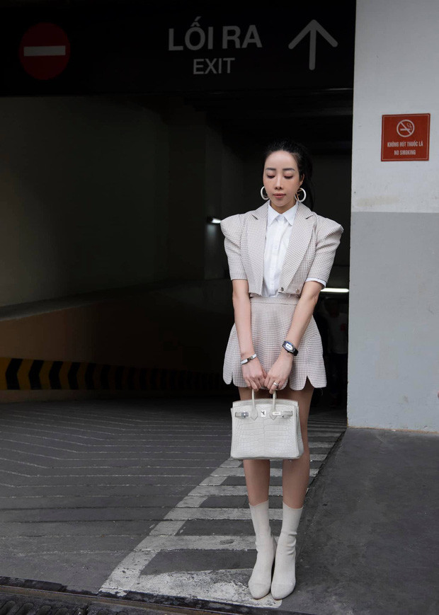 Trước khi đến với người chồng hiện tại, Hồng Phúc từng trải qua 1 cuộc hôn nhân đổ vỡ.