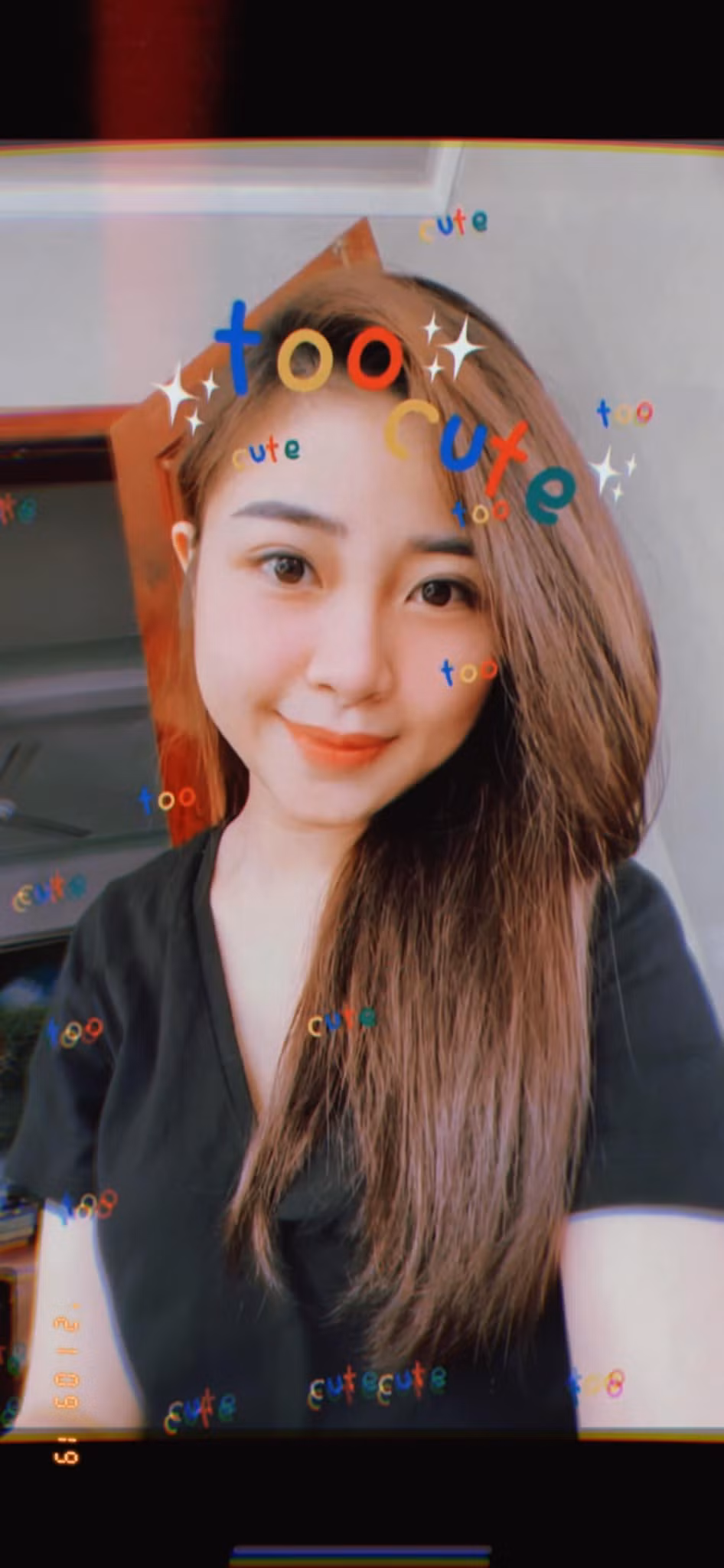 Trong ảnh, Võ Nhật Linh chọn một chiếc đầm màu xanh nhẹ nhàng, thế nhưng, điều làm khán giả chú ý đó chính là vóc dáng thon gọn xinh đẹp của cô nàng.