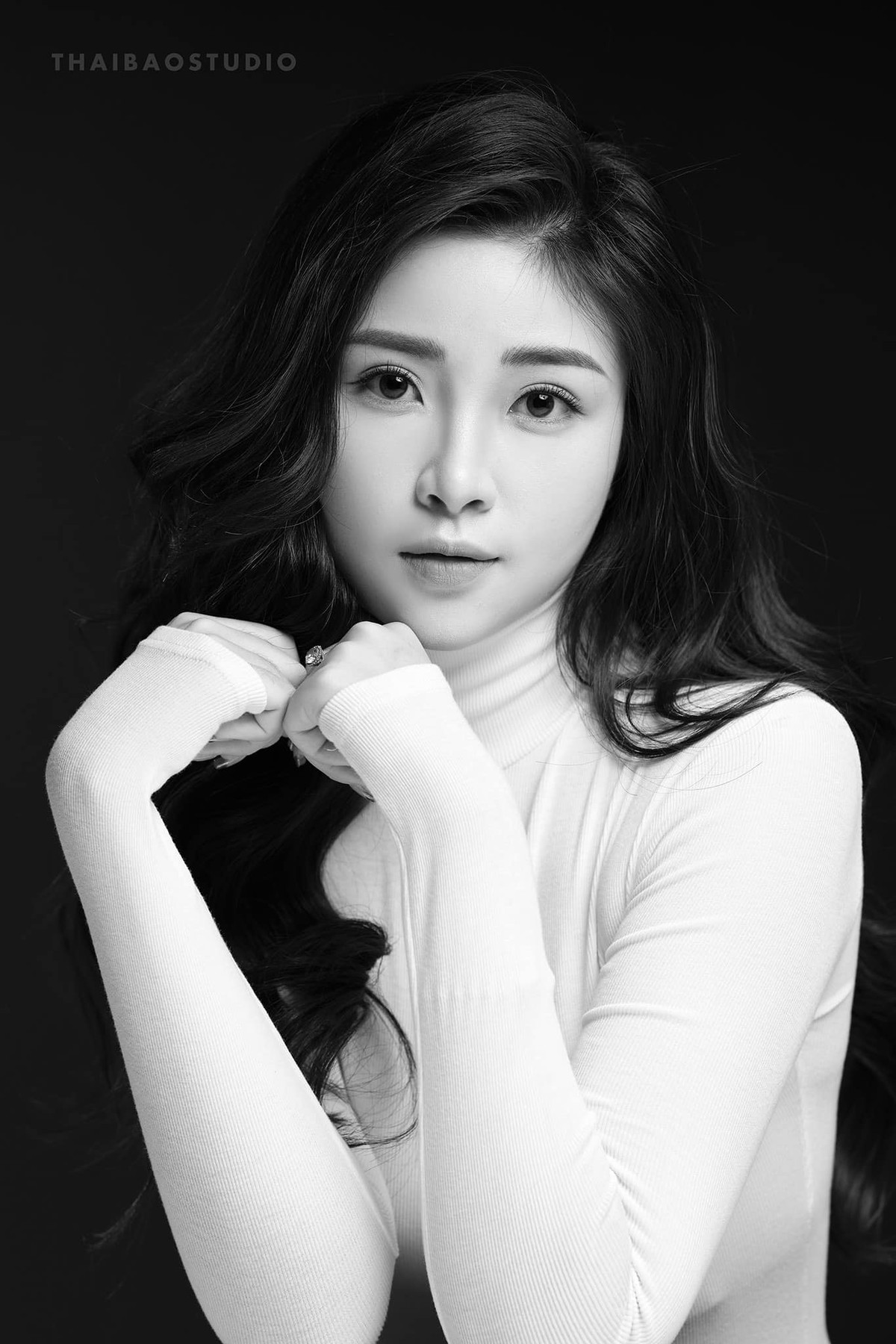 Theo ảnh siêu âm, nhiều người dự đoán bà xã Nhật Linh đã mang bầu đến tháng thứ 5 hoặc thứ 6 của thai kỳ.