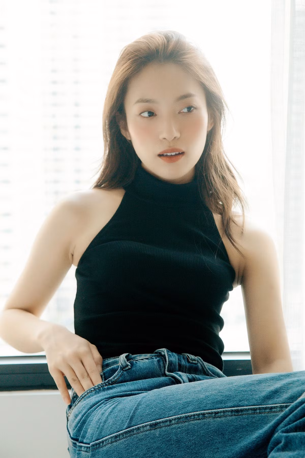 Theo dõi những hình ảnh trên trang cá nhân, có thể thấy "hot girl 7 thứ tiếng" sở hữu phong cách thời trang ấn tượng. Trong đó, bộ sưu tập túi hiệu của Khánh Vy khiến nhiều người trầm trồ. Ảnh: Tổng hợp