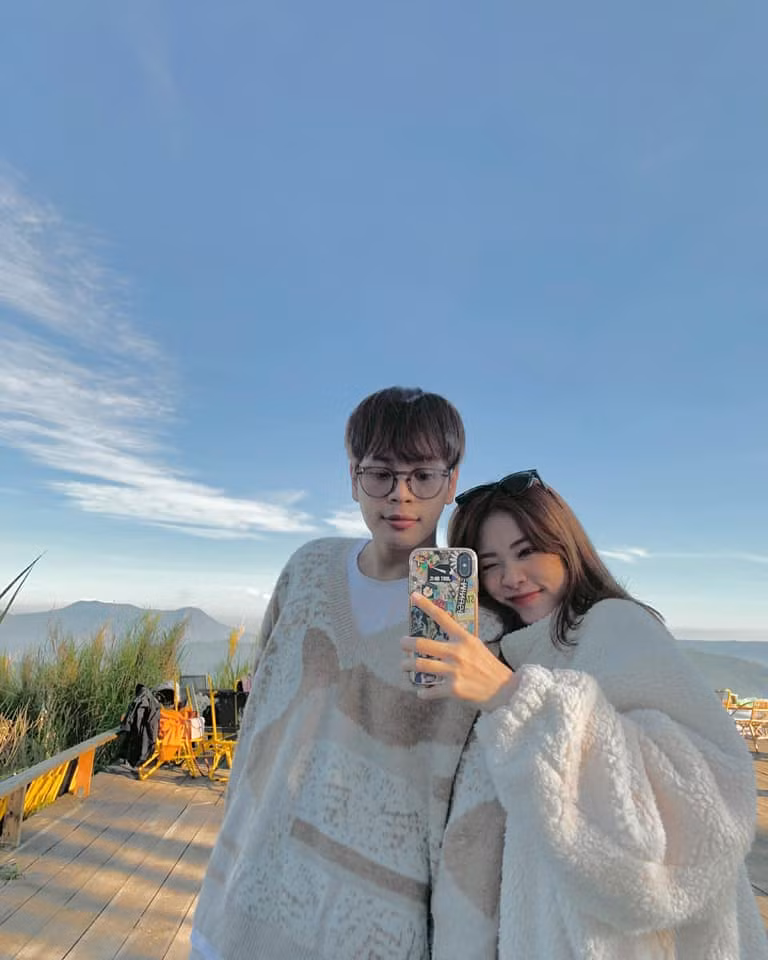 Thông tin này không khỏi khiến nhiều người bất ngờ do cả hai mới chính thức công khai hẹn hò vào hôm 15/5, tức là đến nay còn chưa đầy 4 tháng.