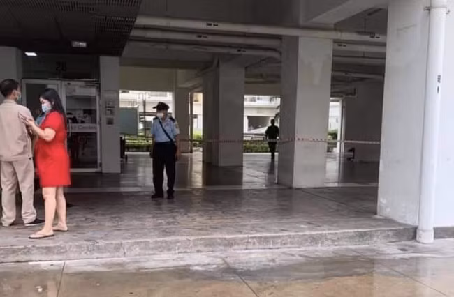 TP. HCM: Roi tu tang 10 chung cu Sky Garden 1, be trai tu vong khi me van o nha