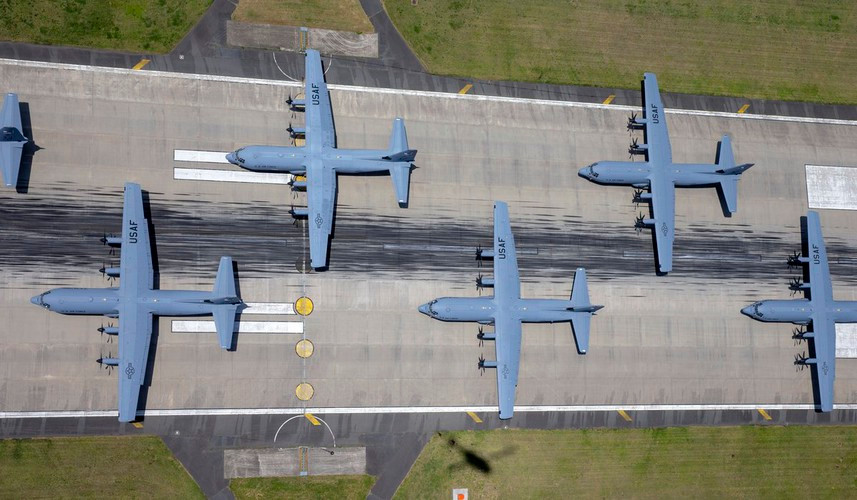 C-130 Hercules đồng thời lập kỷ lục có thời gian chế tạo dài nhất so với bất kỳ loại máy bay quân sự nào khác trong suốt chiều dài lịch sử hàng không thế giới.