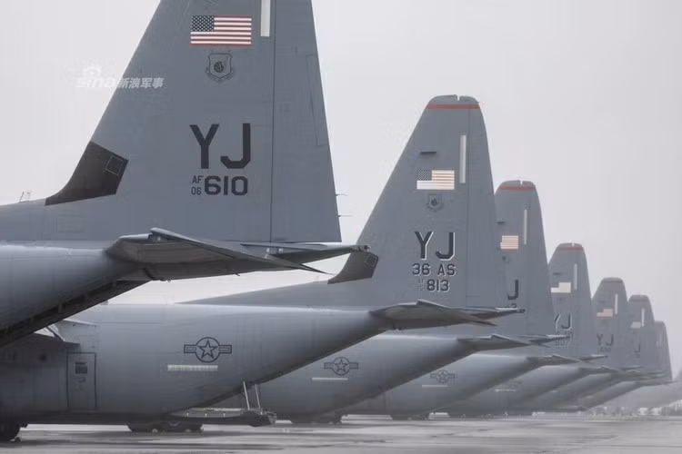 Chiếc vận tải cơ chiến thuật hạng trung này mặc dù đã ra đời cách đây trên 50 năm nhưng vẫn tỏ ra chưa thể thay thế, các biến thể nâng cấp của nó được dự báo sẽ còn hiện diện trên bầu trời thêm nhiều thập kỷ nữa.