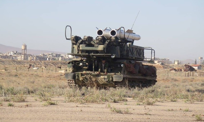 Buk-M2E với khả năng đánh chặn từ cự ly xa hơn nhiều so với Pantsir-S1 (chỉ được trang bị tên lửa 57E6 tầm xa hiệu quả dưới 10 km) sẽ giúp phía phòng thủ chủ động hơn trong công tác chống tập kích đường không.