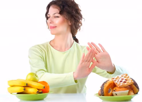 Việc kiêng tinh bột cũng nguy hiểm không kém ăn chua, cay. Tinh bột là dinh dưỡng vô cùng quan trọng vì nó đóng vai trò đốt calo thành năng lượng để duy trì các hoạt động cơ thể. Bạn có thể "low carb" nhưng đừng "free carb" nhé. Ảnh: SKĐS.