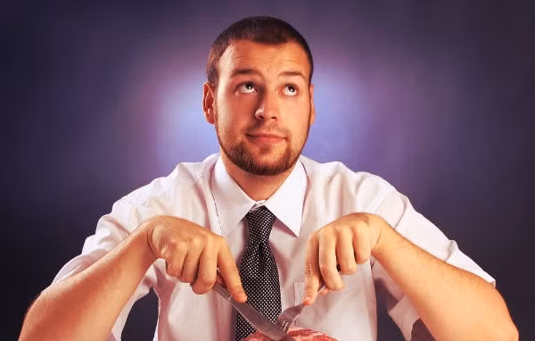 Thịt đỏ. Nhiều người ăn kiêng hoặc chế độ low-carb đã không chú ý đến thời điểm ăn thịt mà chỉ cho rằng, không ăn tinh bột vào cơ thể là có thể giảm béo. Thực tế thì thịt là loại thức ăn chứa lượng protein cao có thể xây dựng khối cơ bắp nhưng nếu ăn vào buổi tối rất khó tiêu hóa. Ảnh: Women'sday.