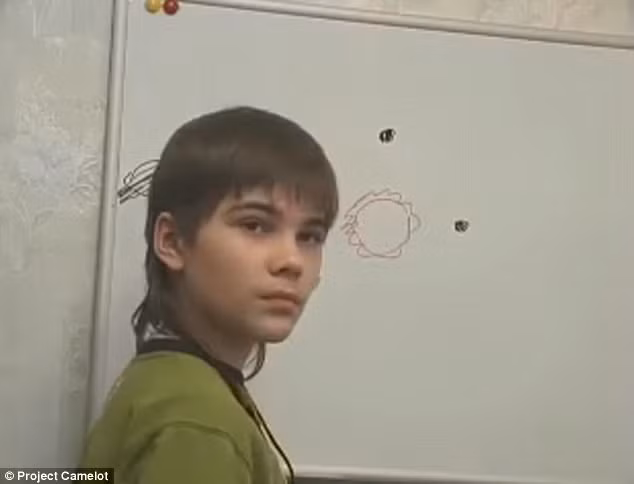 Ngac nhien chang trai Nga tu nhan minh la "cong dan Sao Hoa"