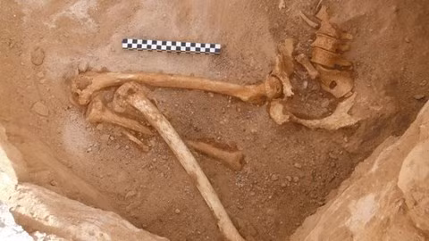 Bi an thi hai phu nu mang thai gan khu mo vua Solomon huyen thoai