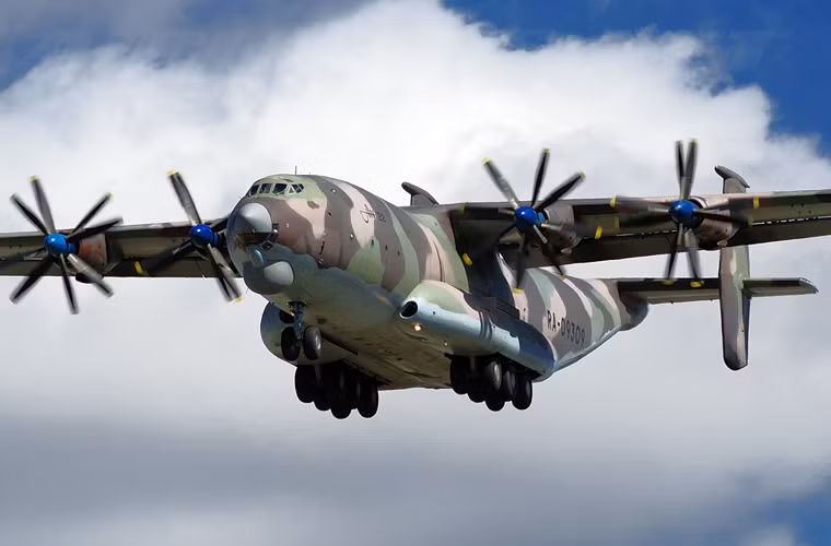 Khi các máy bay vận tải An-22 ra đời từ giữa những năm 1960, loại máy bay này cũng được sử dụng để vận chuyển tiêm kích MiG-21 sang Việt Nam và có thể sau này là cả Su-22.