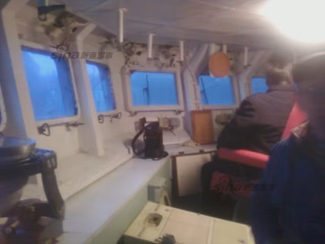 Trong khi thiết bị trong cabin tuần dương hạm vẫn mới tinh như ngày nào.