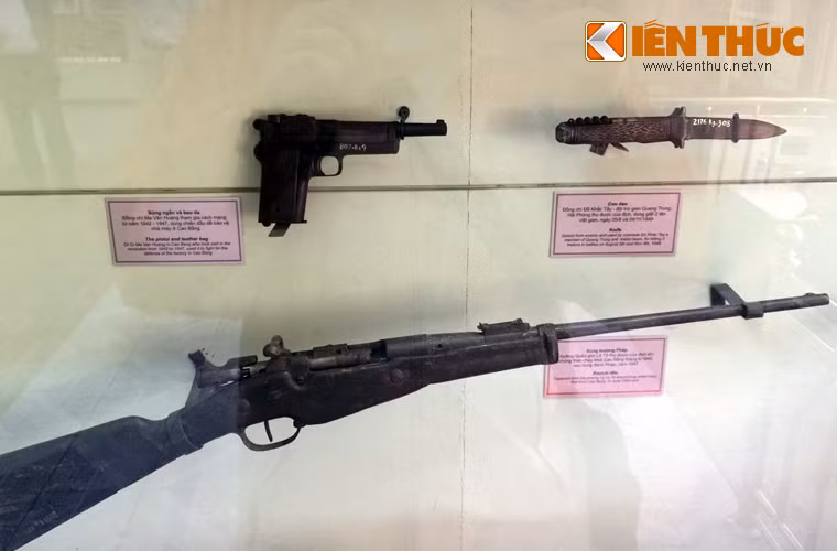 Giai đoạn chiến đấu với thực dân Pháp từ năm 1947, trang bị của quân đội ta so với thời kỳ đầu không thay đổi nhiều. Chúng ta chủ yếu vẫn phải dùng lại vũ khí chiến lợi phẩm thu được của Pháp, Nhật, Anh để đánh địch. Bên cạnh đó, các xưởng quân giới bắt đầu “nhen nhóm” tự chế vũ khí giúp bộ đội đánh Pháp.