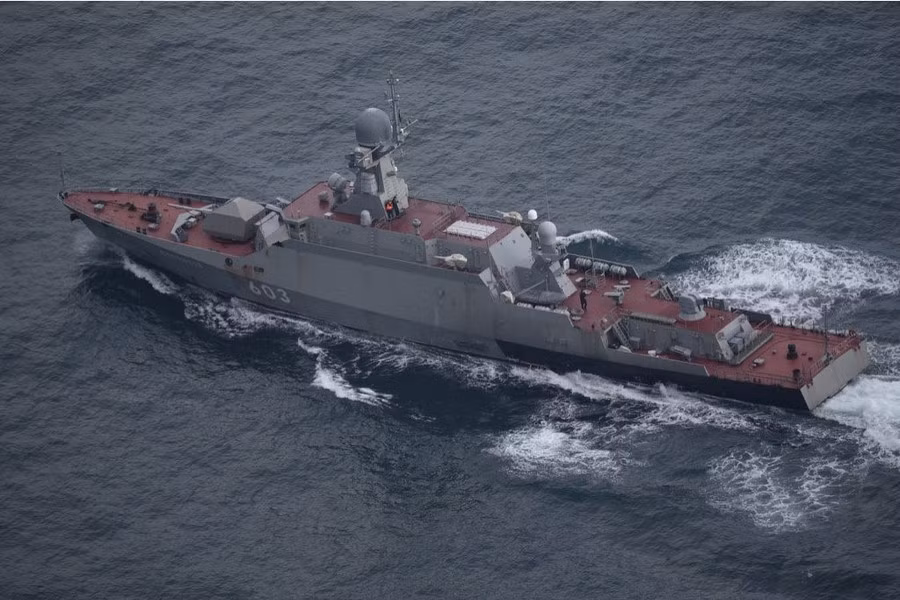 Tên lửa có tầm bắn 600 km, vận tốc từ Mach 0,8 - 2,9 mang theo đầu đạn bán xuyên giáp nặng 200 kg (phiên bản nội địa của hải quân Nga) có khả năng đánh chìm tàu chiến cỡ lớn.