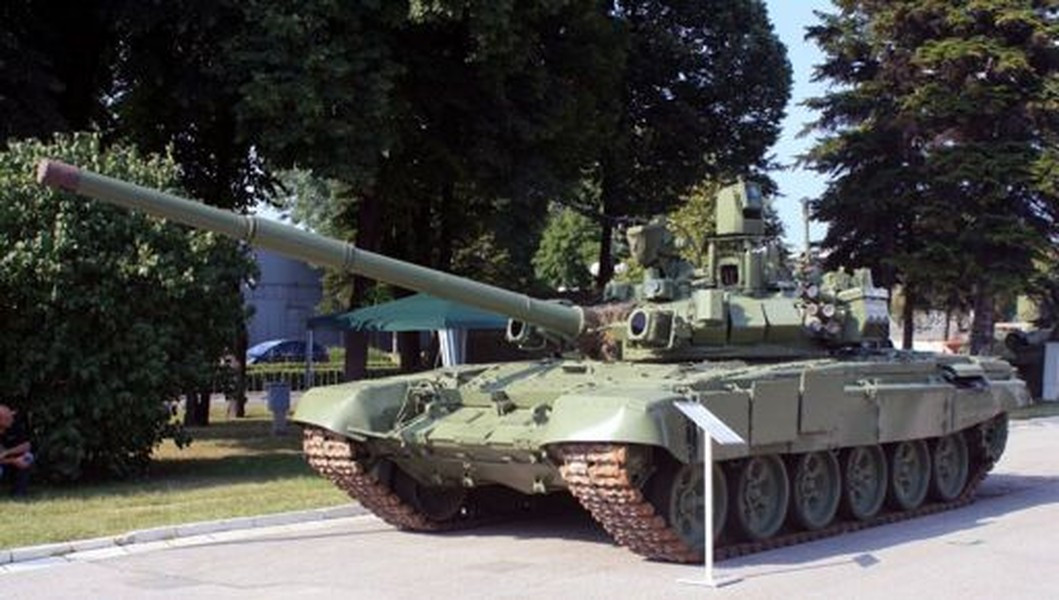 Giáp xe M-84AS được đánh giá tốt hơn giáp T-90S, xe có khả năng cơ động cao hơn với 1 động cơ diesel 1.200 mã lực cho tốc độ tối đa 72 km/h.