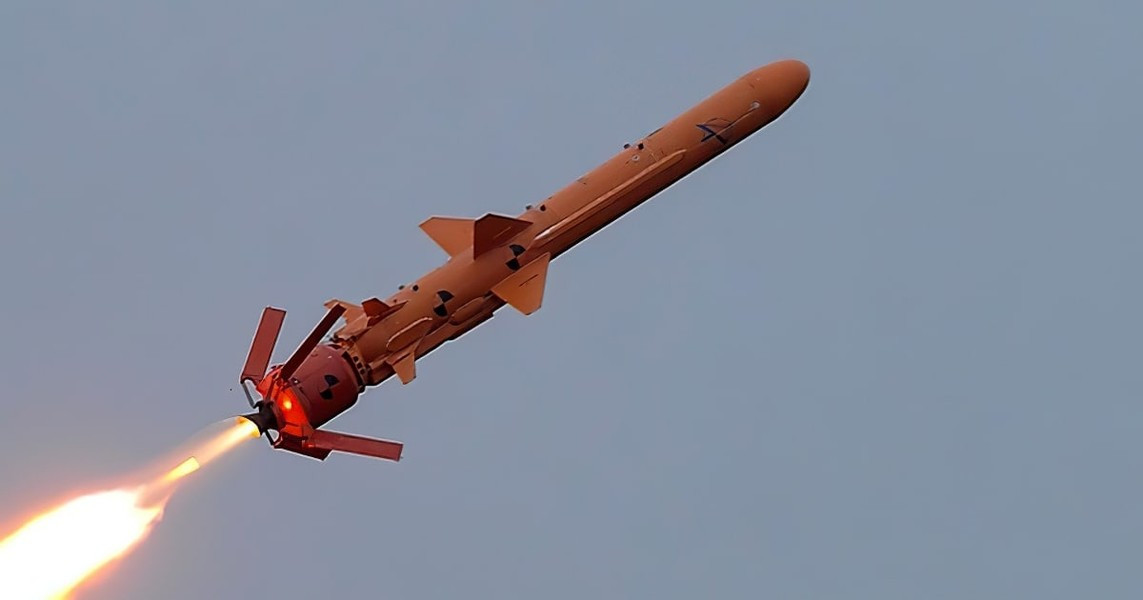 Đối với tên lửa hành trình chống hạm của Mỹ, nó có thể bị loại khỏi danh sách ngay lập tức vì các phiên bản được chuyển giao cho Ukraine có tầm bắn chỉ giới hạn trong khoảng 150 km, không vươn tới được mục tiêu.