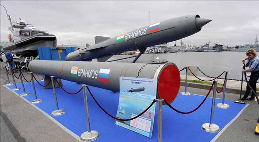 Tên lửa có khả năng đánh vào mọi loại mục tiêu trên bộ và trên biển nằm xa ngoài đường chân trời.