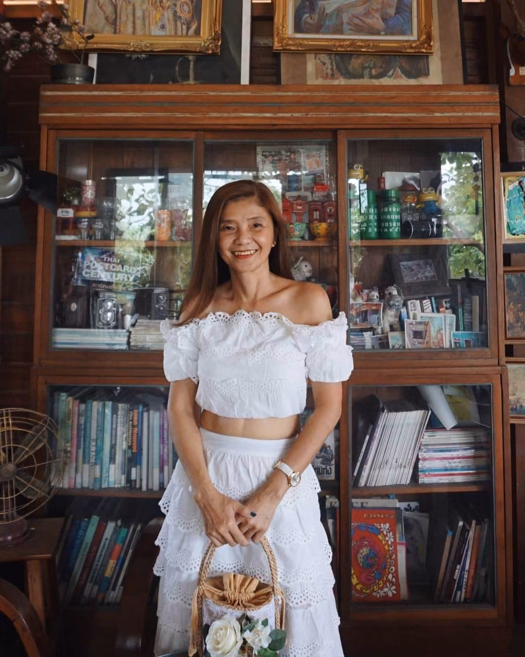 Bà luôn áp dụng công thức phối đồ hài hoà, nửa hở nửa kín đáo trong mọi trường hợp để tránh mắc phải các lỗi phản cảm.