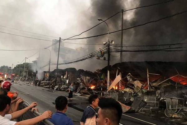 Hon 400 gian hang bi chay rui o Thanh Hoa, dang tam giu nghi pham