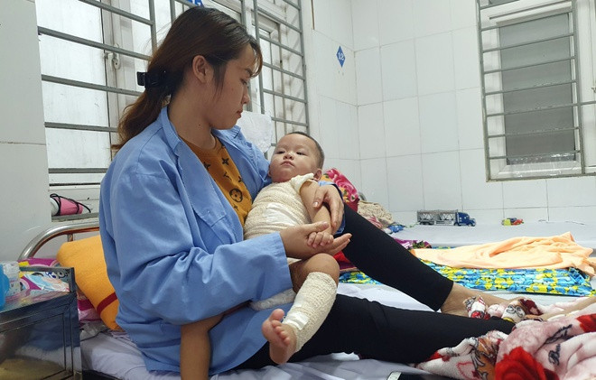 Be trai hoai tu da vi thay lang chua bong: Hiem hoa thuoc “lang bam”