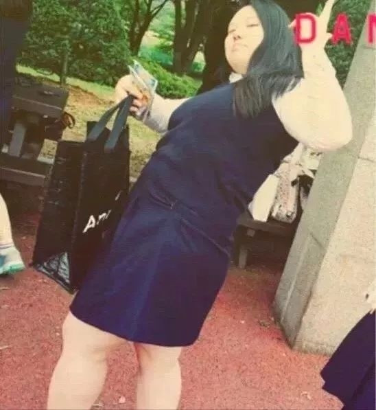 Quá đau khổ vì chuyện tình tan vỡ, Jini đã quyết tâm giảm cân để “làm lại cuộc đời”. Để đạt được mục tiêu, Jini đã từ bỏ tất cả các loại thực phẩm giàu calo.