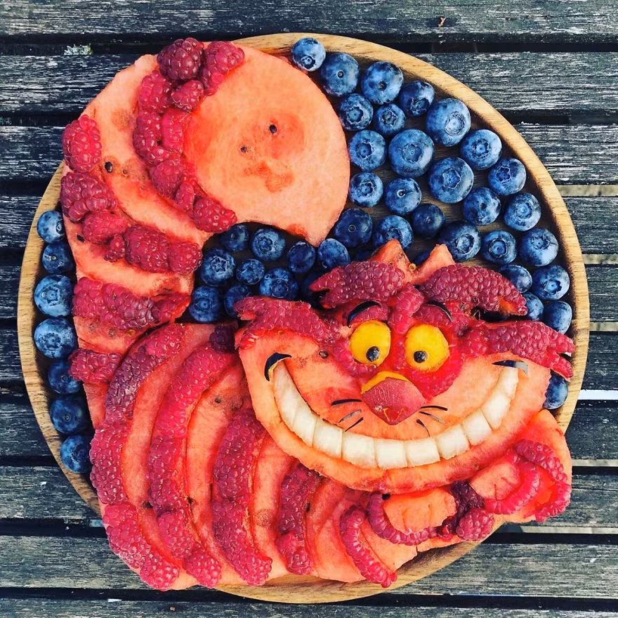 Các tác phẩm nghệ thuật bày trí món tráng miệng của cô thu hút nhiều lời khen ngợi từ dân mạng.