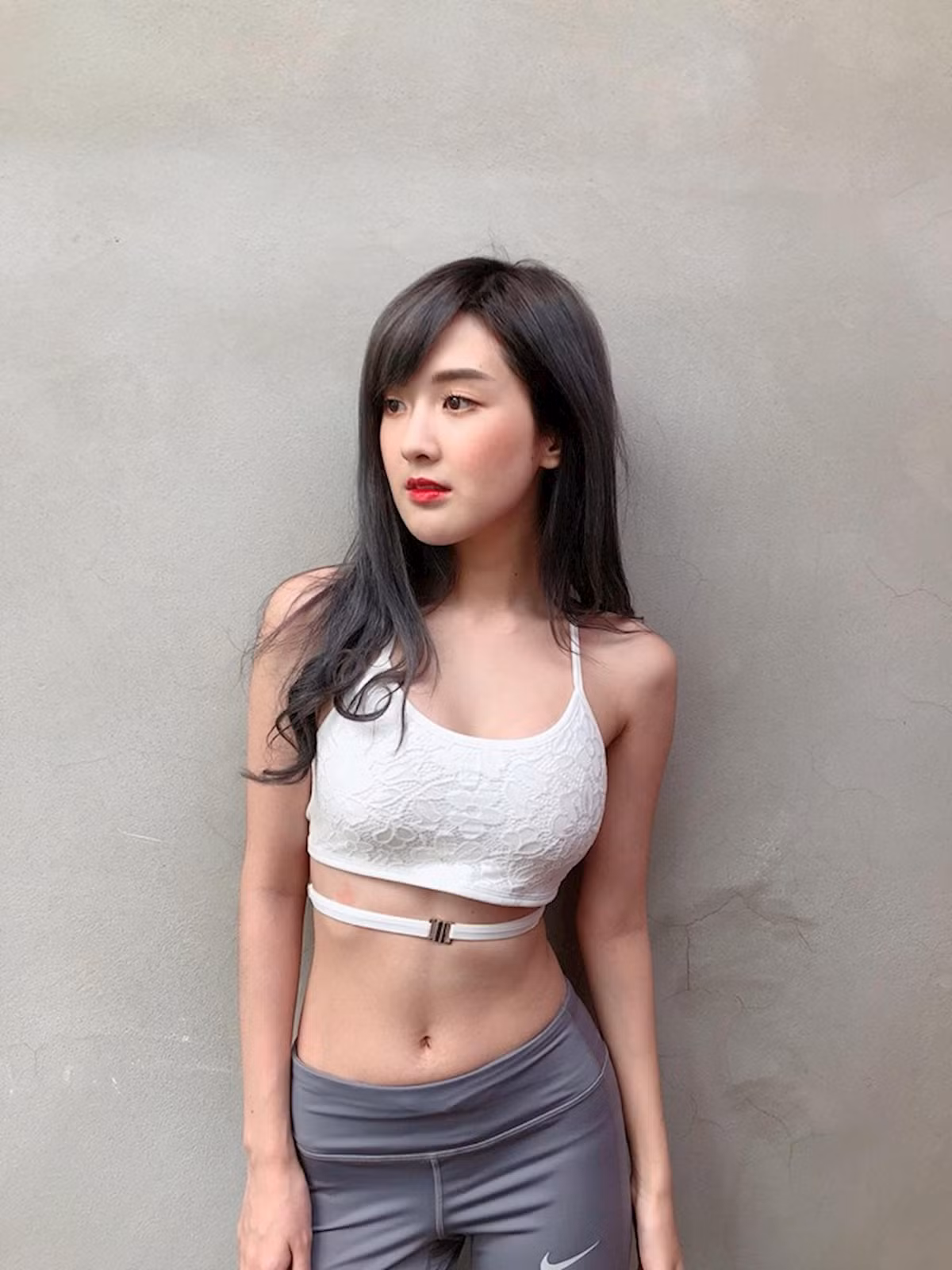 Gu thời trang của cô nàng cũng rất đa dạng, từ năng động, cá tính cho đến ngọt ngào hay quyến rũ.