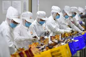 Trước đây, nếu không phải là người dân địa phương thì sẽ rất khó để có thể cảm nhận hương vị của món ăn kỳ lạ của vùng đất này. Thế nhưng, món ăn này giờ đây bất ngờ có sức ảnh hưởng mạnh mẽ và lan rộng ra khắp Trung Quốc khi tạo thành đồ ăn sẵn.