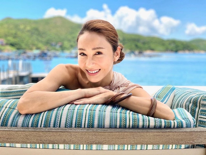 Lê Tư từng chia sẻ rằng, cô thường sử dụng các phương pháp nấu ăn đơn giản trong cuộc sống hàng ngày. Trong đó, nữ diễn viên sinh năm 1971 sẽ hạn chế việc sử dụng gia vị và luôn chọn những loại thực phẩm tươi, chưa qua chế biến.