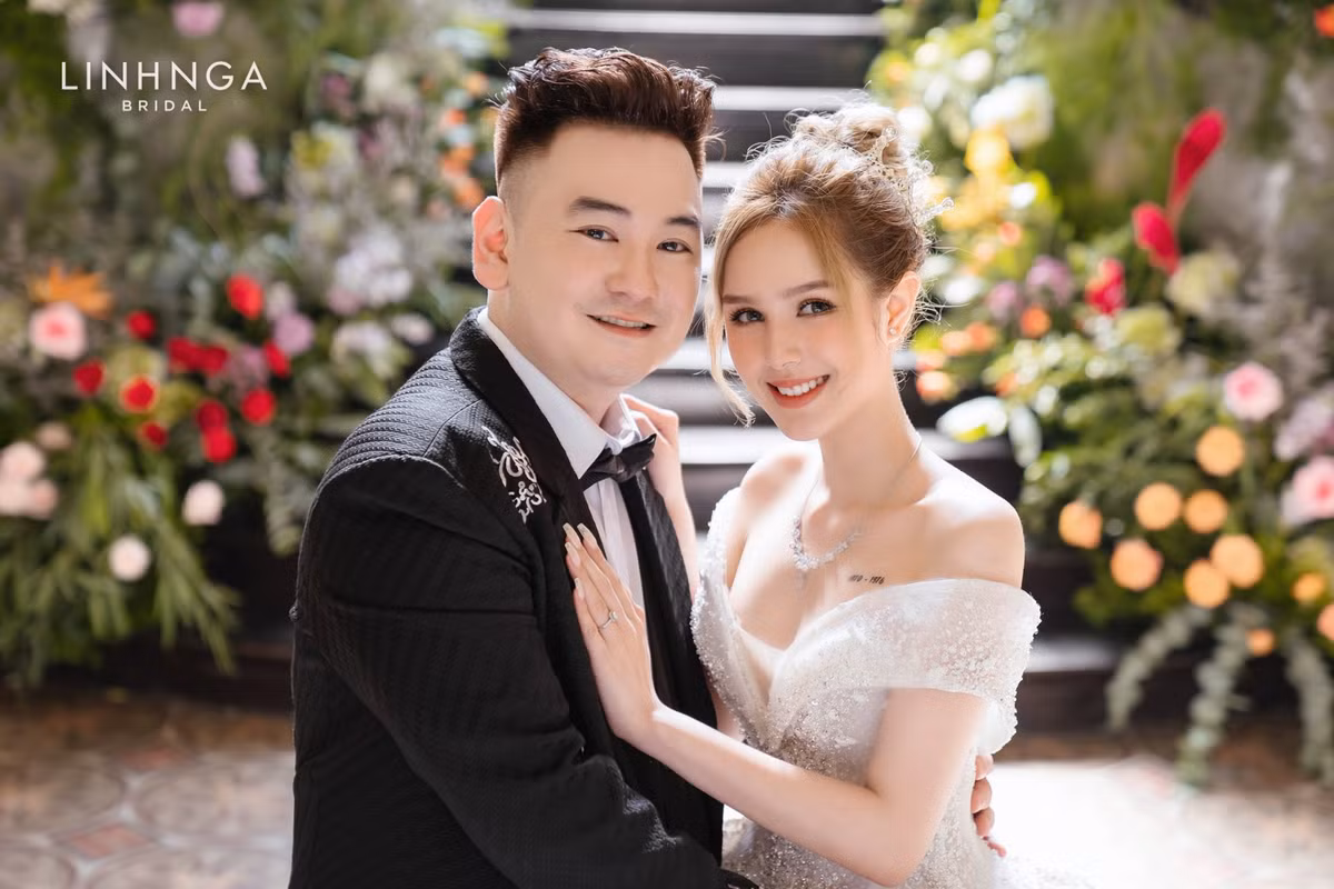 Đám cưới của streamer giàu nhất Việt Nam Xemesis và hotgirl Xoài Non (tên thật Trang Phạm) sẽ diễn ra vào ngày 14/11 tại Landmark 81 - toà nhà cao nhất Việt Nam tại TP HCM.