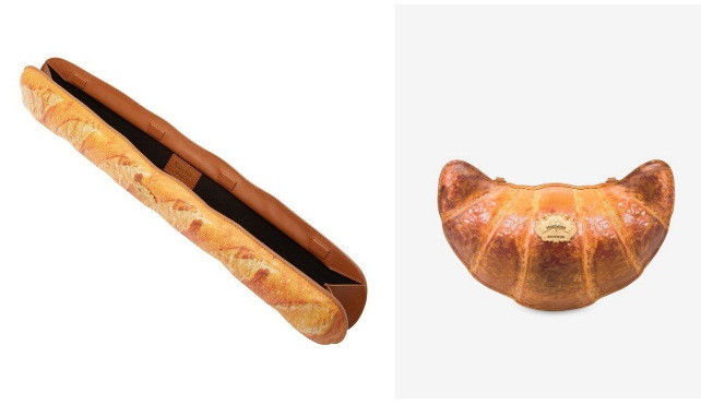 Logo Moschino mạ vàng được gắn bên ngoài và phần trong túi là lớp lót vải nâu sang trọng.