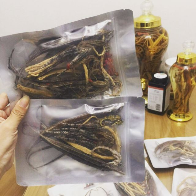 Bài thuốc từ hải long chữa liệt dương, đau lưng (do bổ thận hư): Hải long phơi sấy khô rồi tán thành bột dùng lần 6 - 10g, hoặc dùng ngâm rượu uống ngày uống 3 ly nhỏ tương đương 12g hải long.