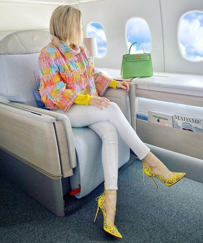 Năm 2019, Lena được tạp chí Forbes France xếp vào top 10 nhân vật có tầm ảnh hưởng ở mảng thời trang cao cấp thế giới. Trong khi đó, người hâm mộ nhận xét cô nàng có khả năng biến hóa như tắc kè hoa.