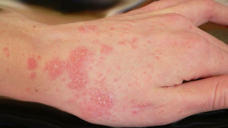 Loi nuoc lu cuu tro mien Trung, Thuy Tien bi ghe, chua the nao?-Hinh-2